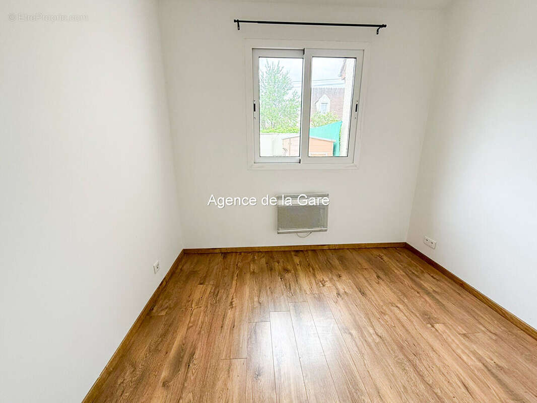 Maison à SARTROUVILLE