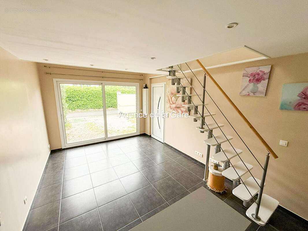 Maison à SARTROUVILLE