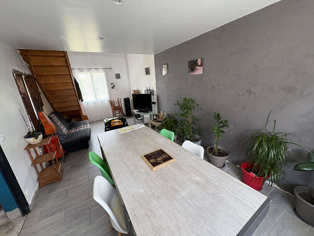 Maison à SOUVIGNE-SUR-MEME