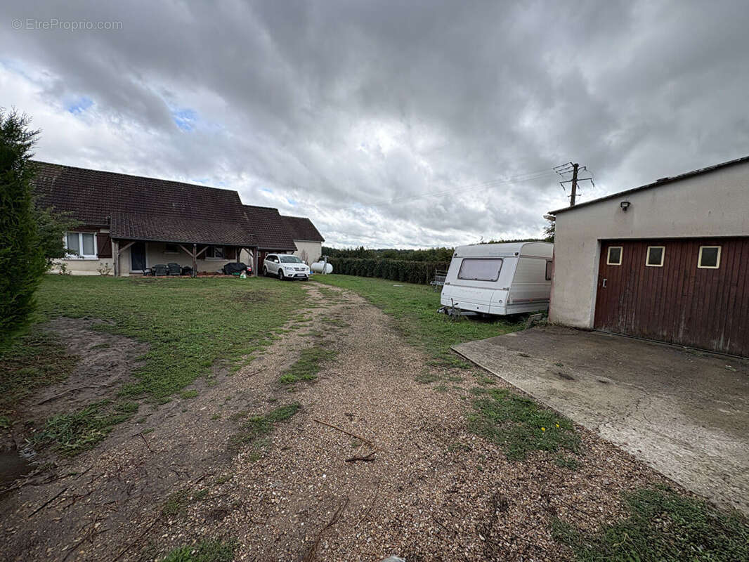 Maison à SOUVIGNE-SUR-MEME