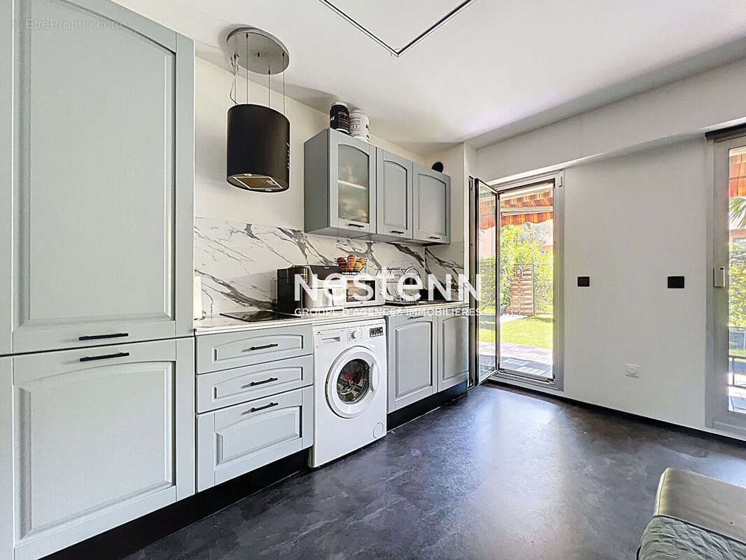 Appartement à VALLAURIS