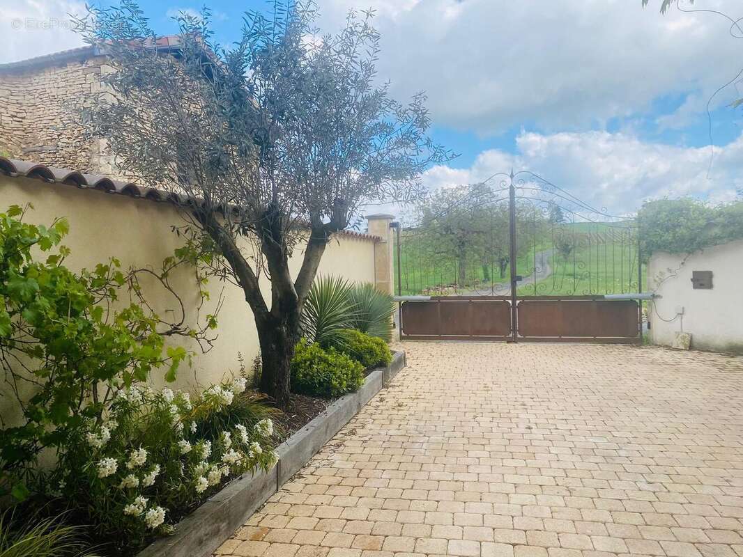 Photo 4 - Appartement à POMMIERS