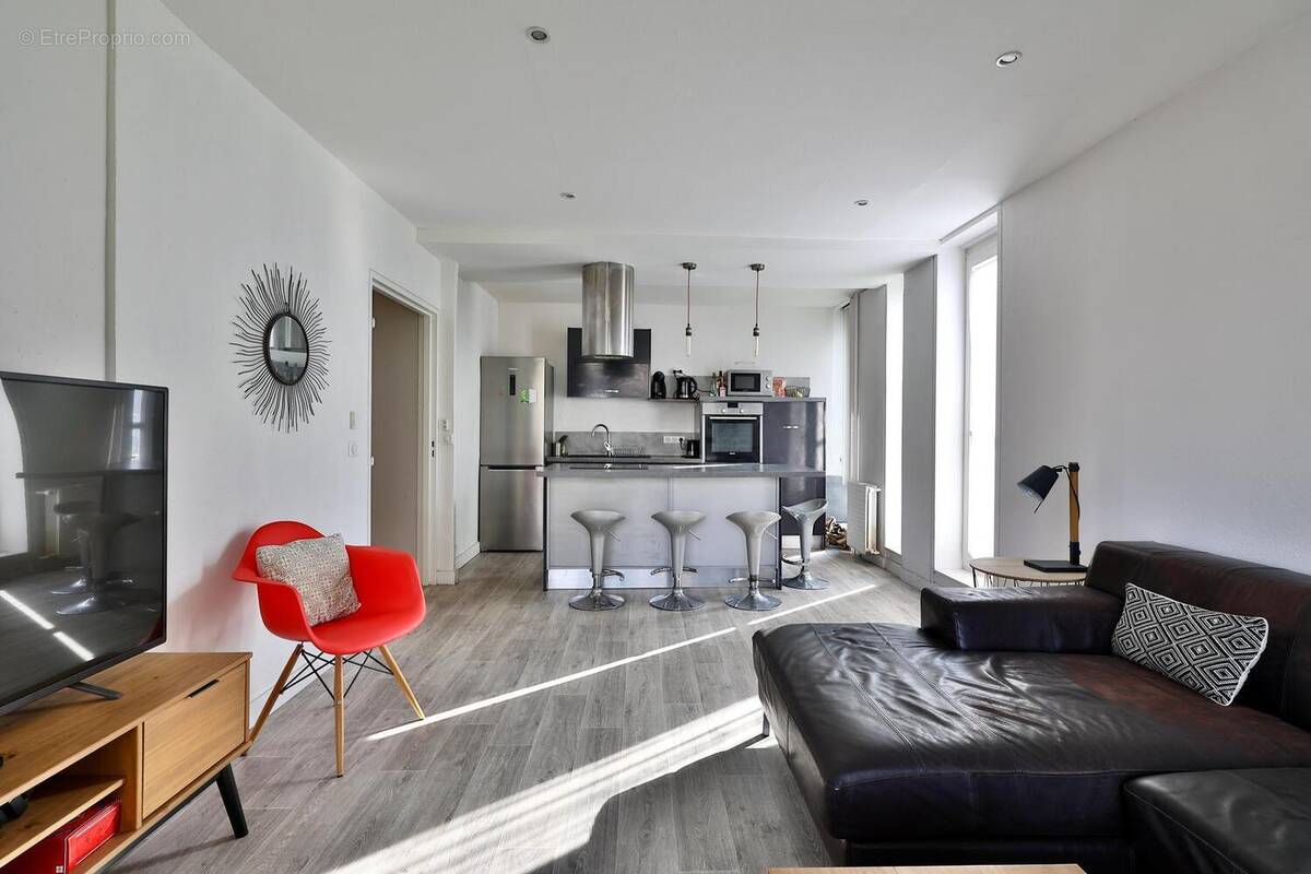 Photo 1 - Appartement à VILLEURBANNE