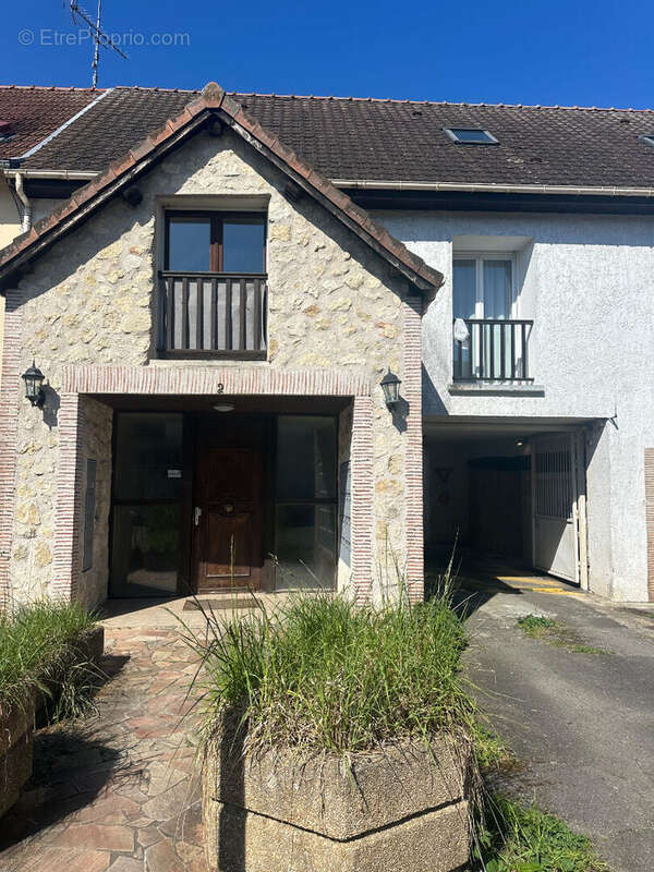 Appartement à OZOIR-LA-FERRIERE