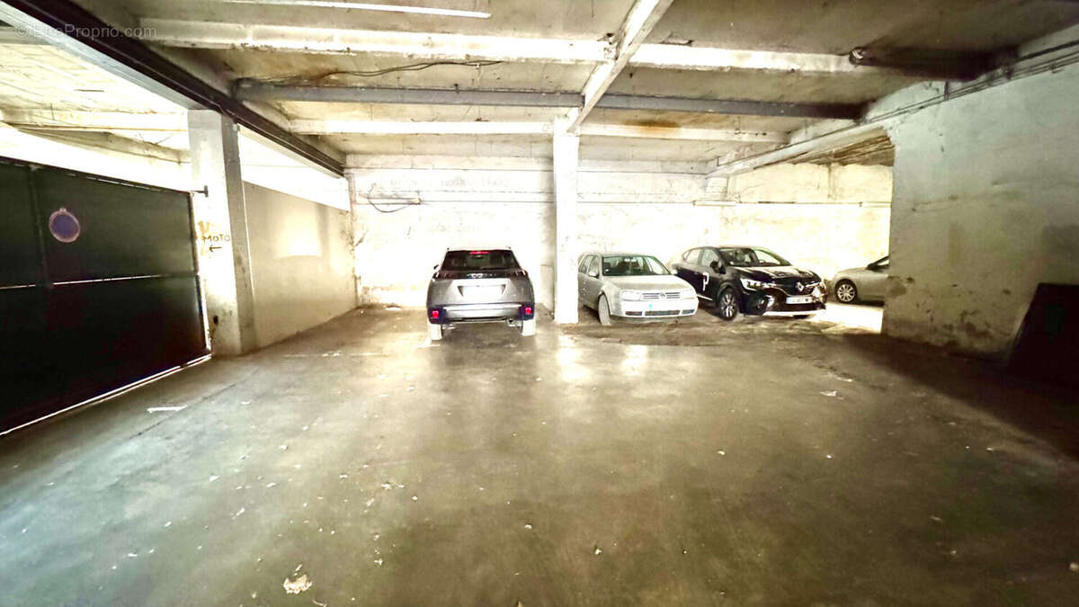 Parking à CARPENTRAS