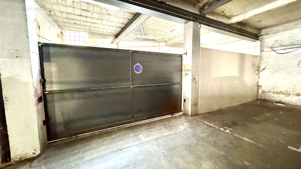 Parking à CARPENTRAS