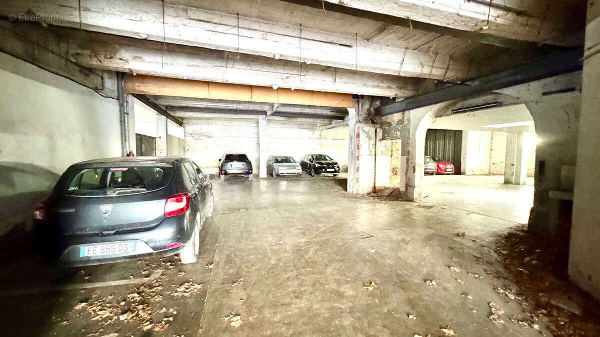 Parking à CARPENTRAS