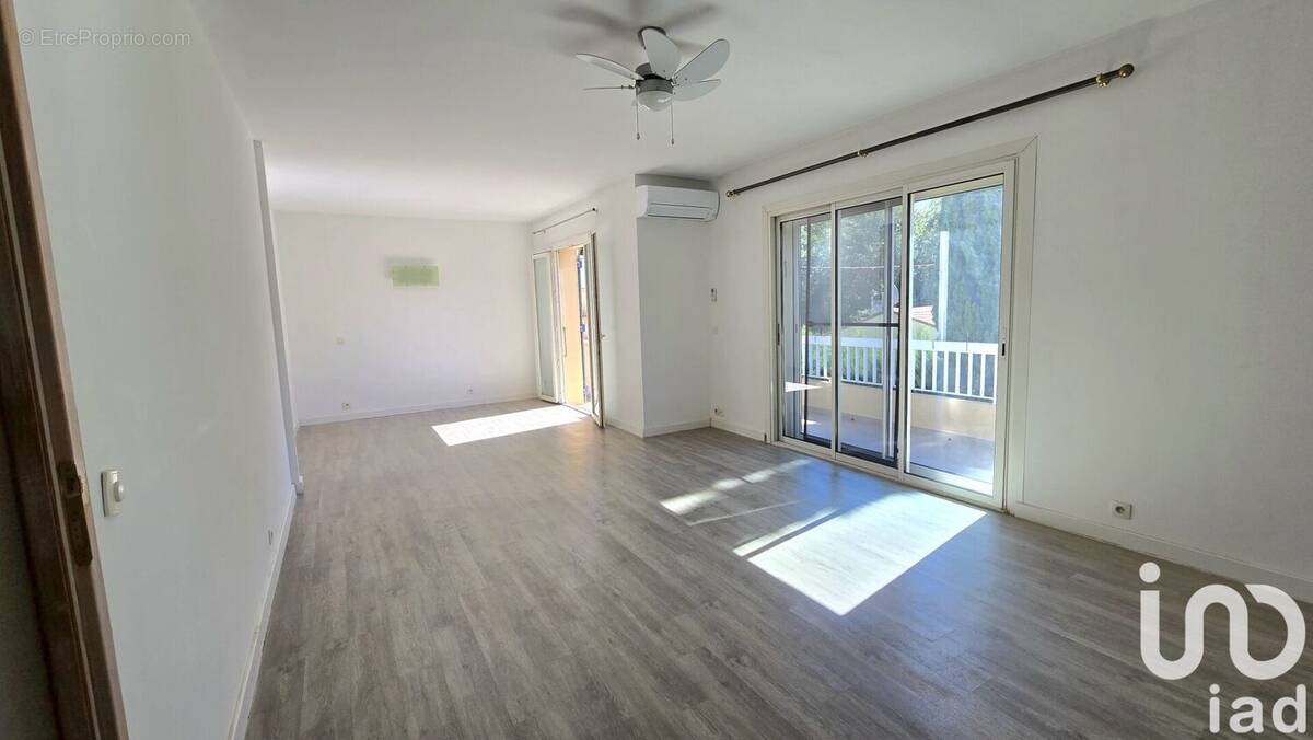 Photo 1 - Appartement à LE CASTELLET