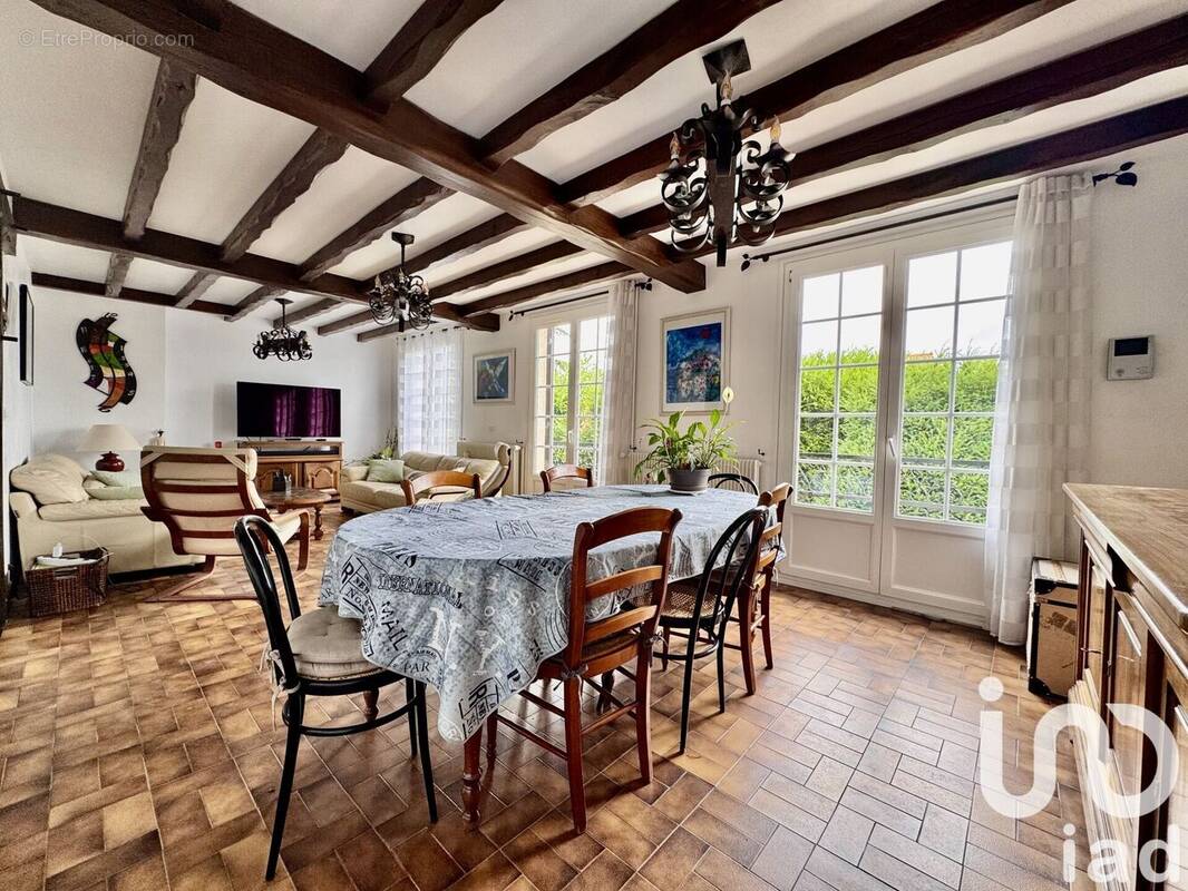 Photo 1 - Maison à VIRY-CHATILLON