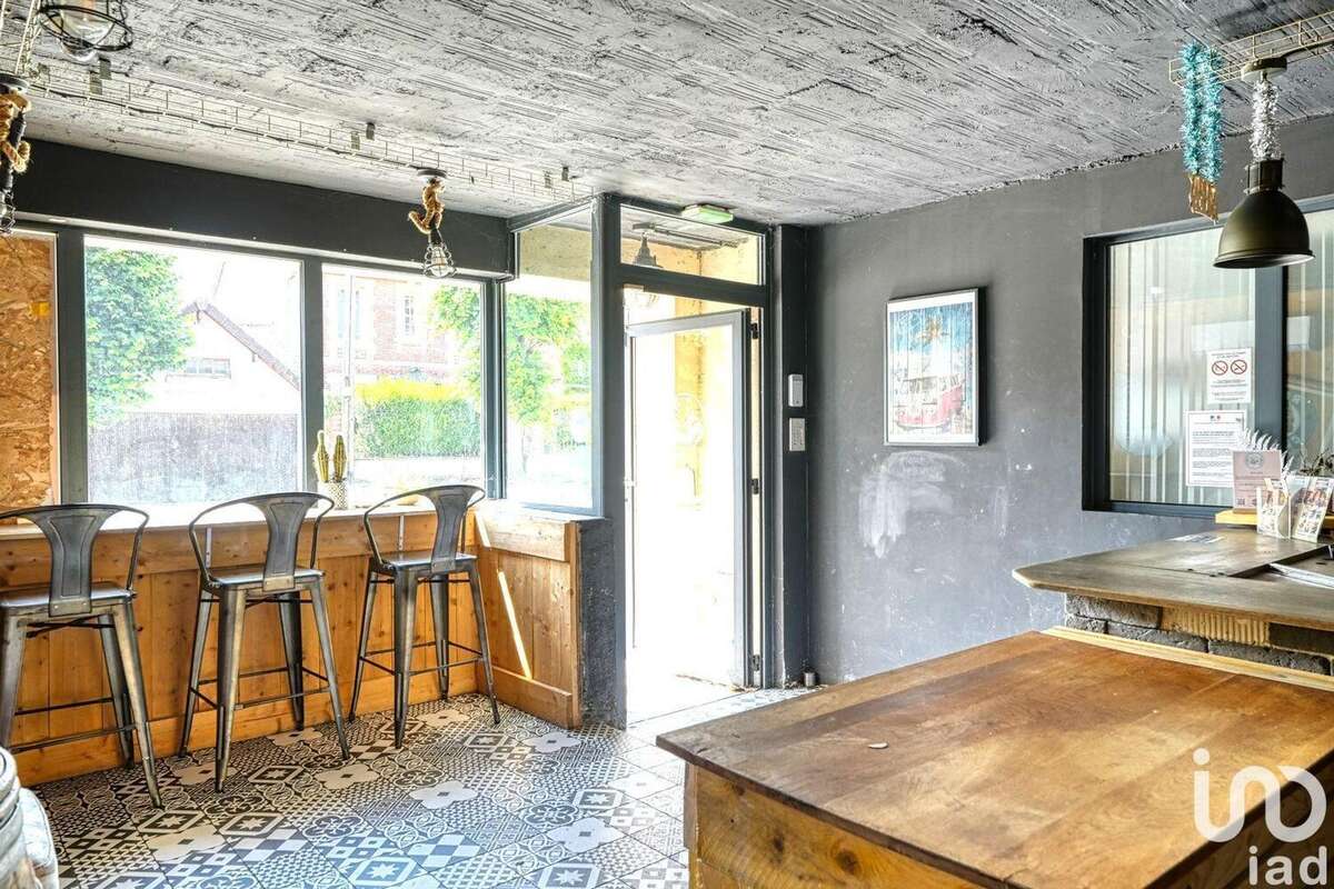 Photo 5 - Commerce à JUZIERS