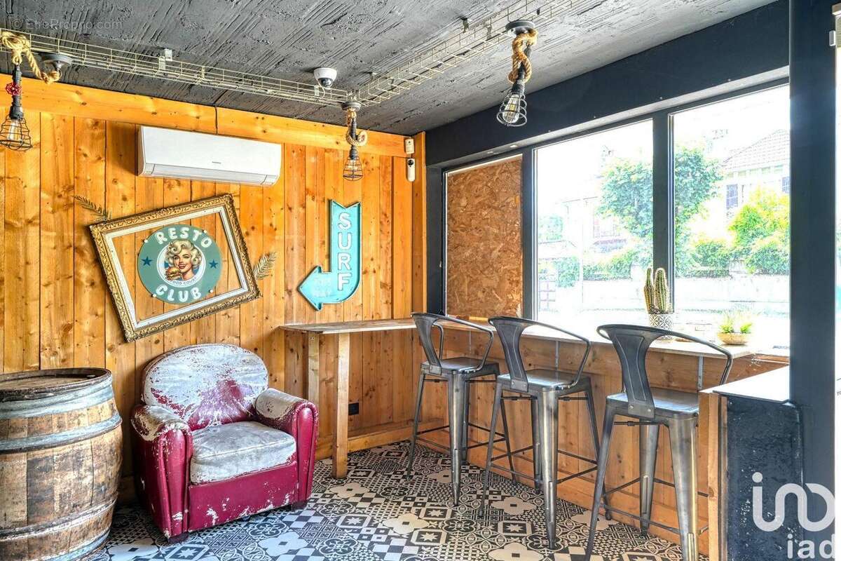 Photo 6 - Commerce à JUZIERS