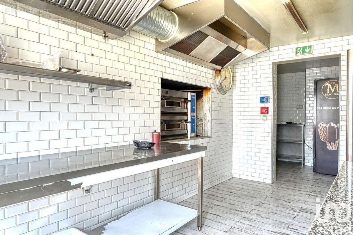 Photo 9 - Commerce à JUZIERS