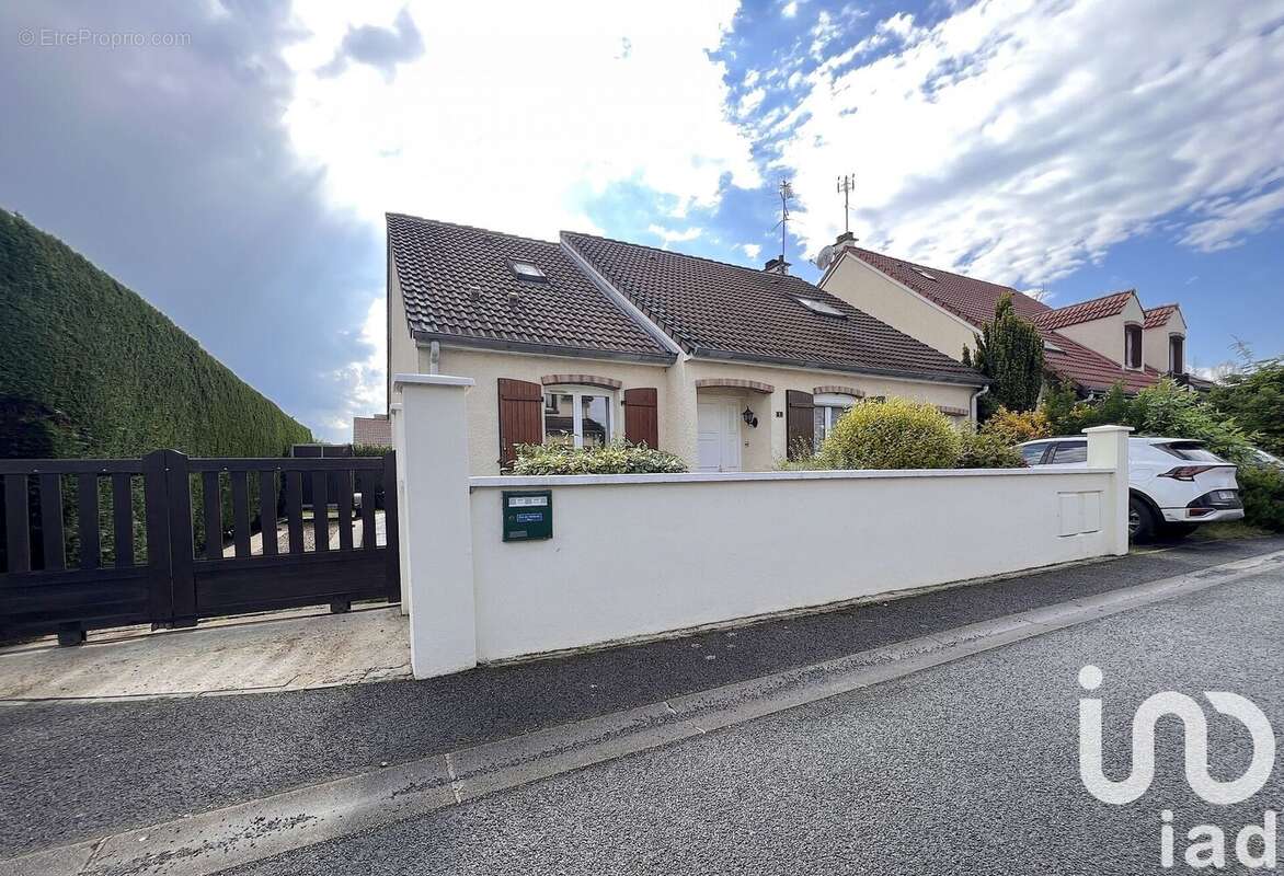 Photo 2 - Maison à OZOIR-LA-FERRIERE