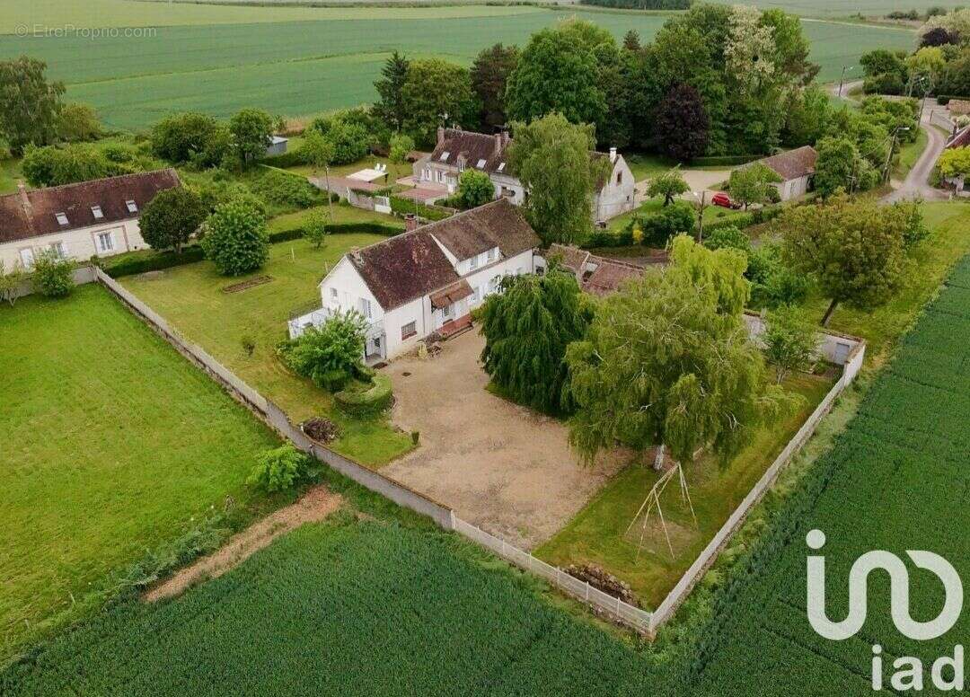 Photo 8 - Maison à LAILLY