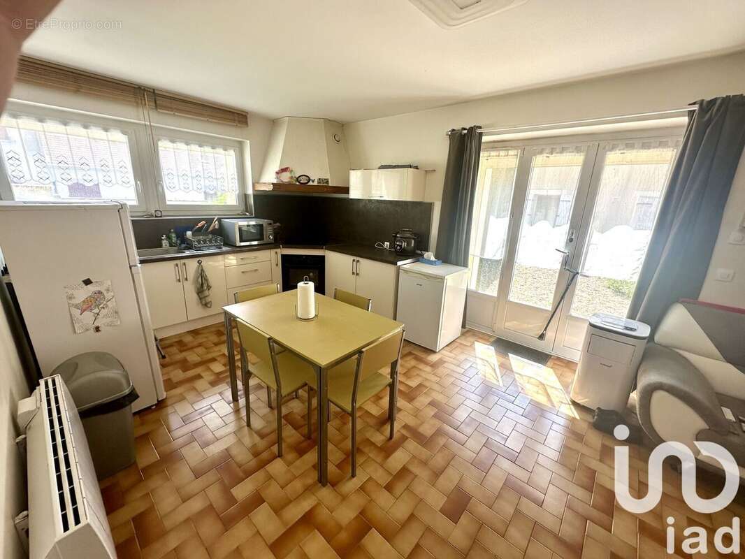 Photo 3 - Appartement à SAINT-ARNOULT-EN-YVELINES