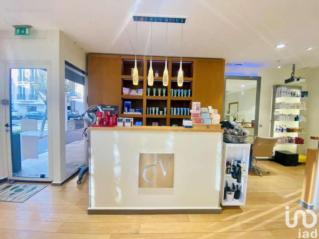 Photo 3 - Commerce à ANTIBES