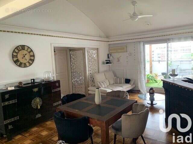 Photo 2 - Appartement à SAINT-DENIS