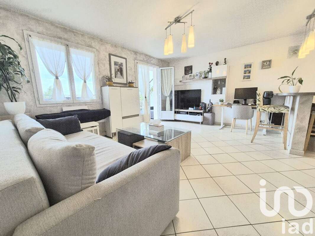 Photo 3 - Appartement à VAUJOURS