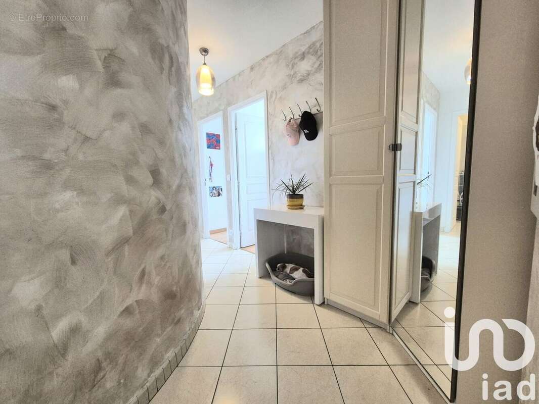 Photo 8 - Appartement à VAUJOURS