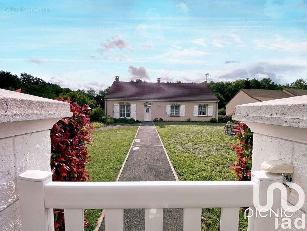 Photo 2 - Maison à PRESSIGNY-LES-PINS