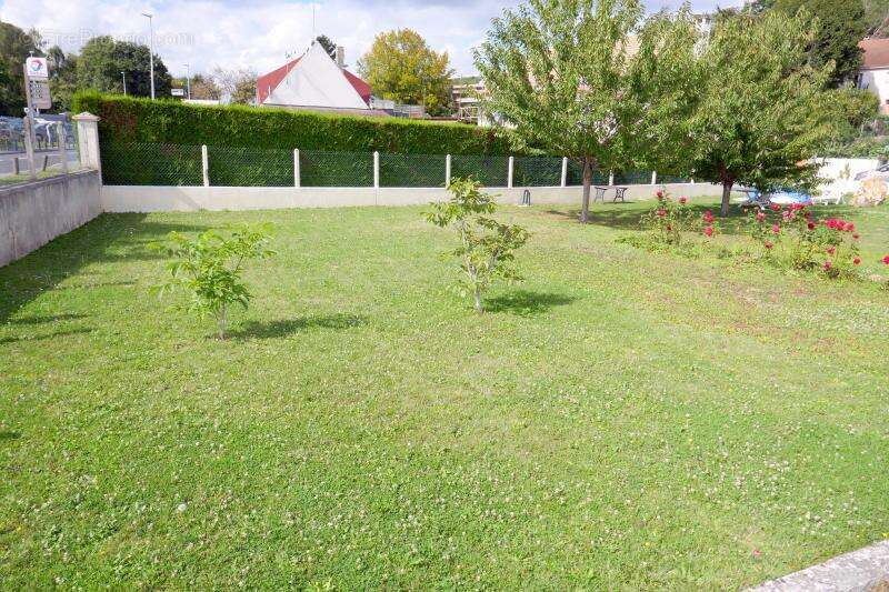 Terrain à ELANCOURT