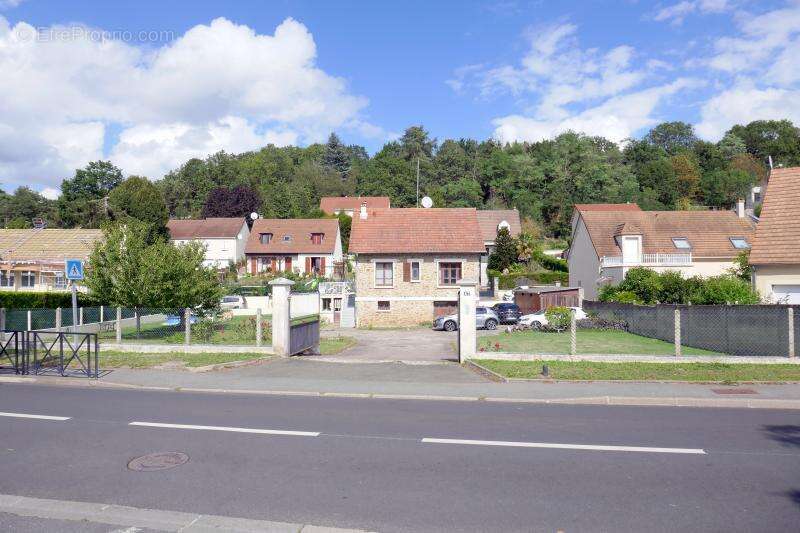 Terrain à ELANCOURT