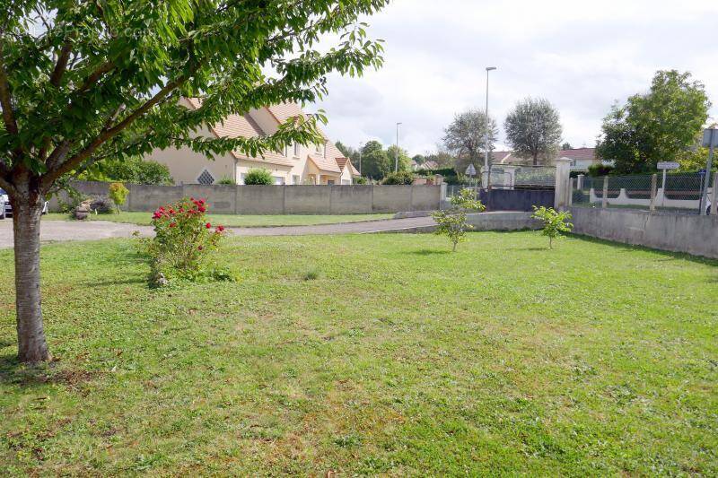 Terrain à ELANCOURT