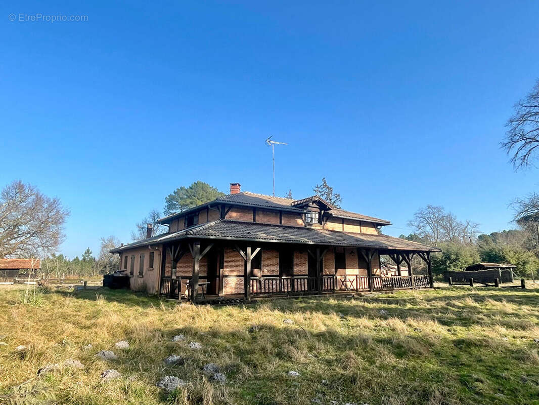 Maison à ESCOURCE