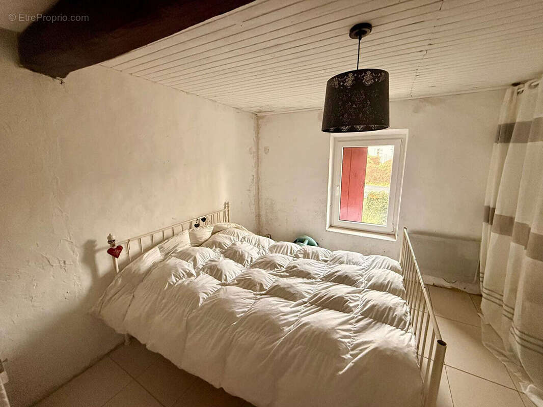 Maison à SAINT-CYR-SUR-MORIN