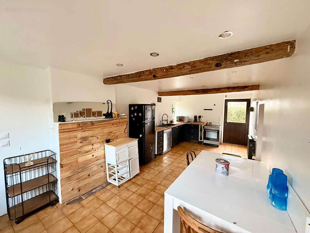 Maison à SAINT-CYR-SUR-MORIN