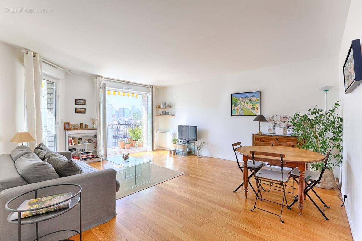 Appartement à LA GARENNE-COLOMBES