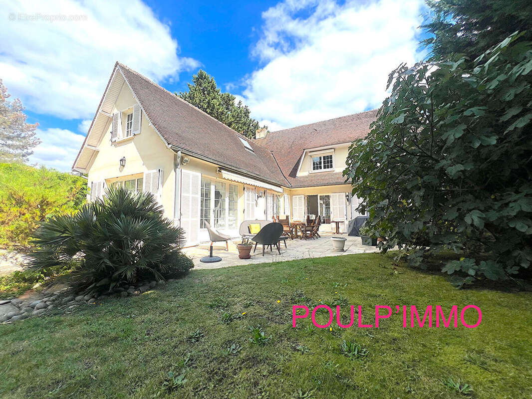 Maison à LA CELLE-SAINT-CLOUD