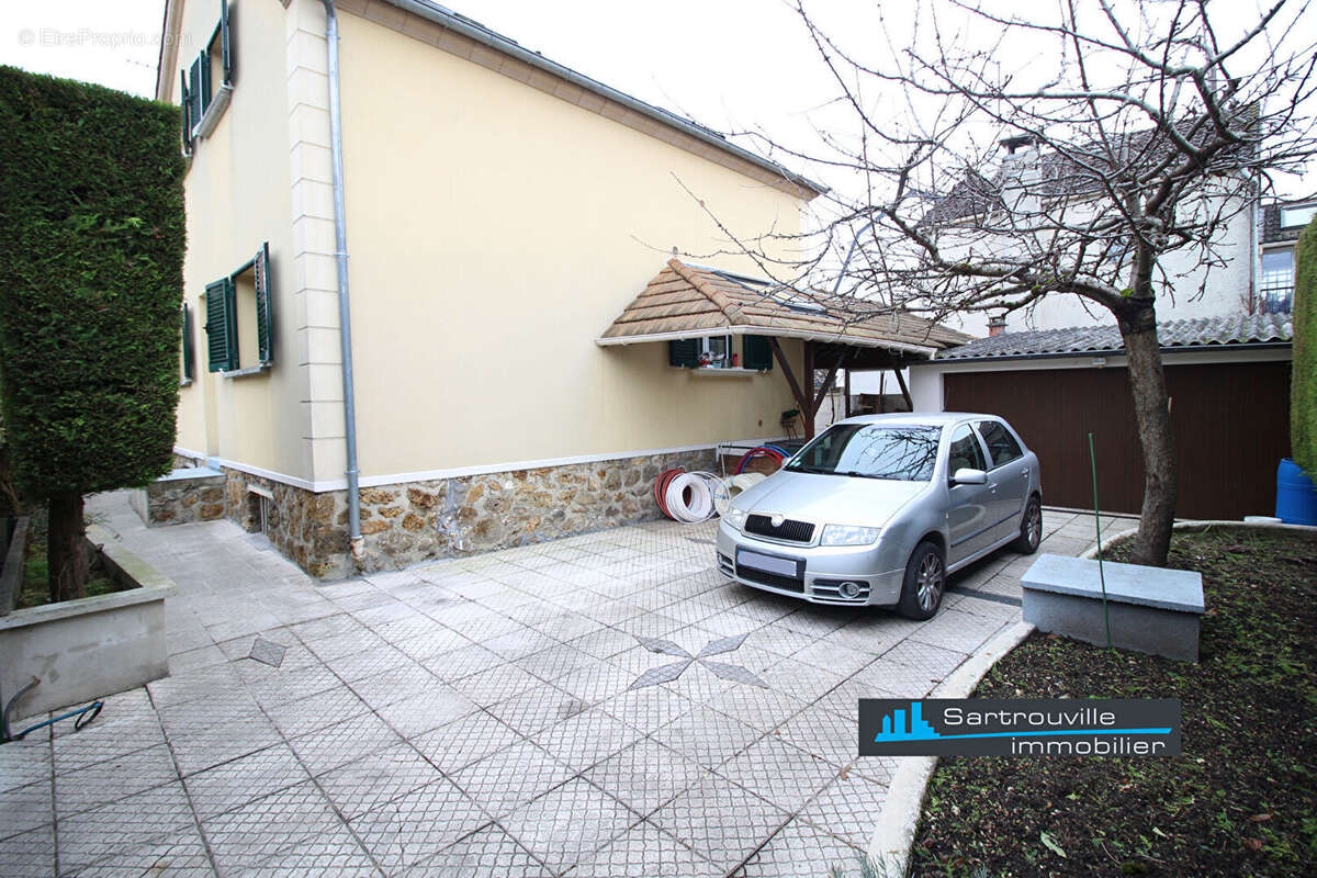 Maison à SARTROUVILLE