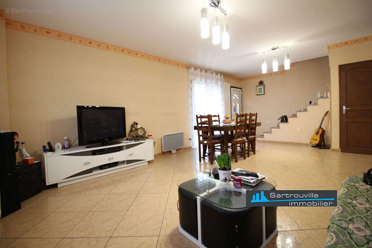 Maison à SARTROUVILLE