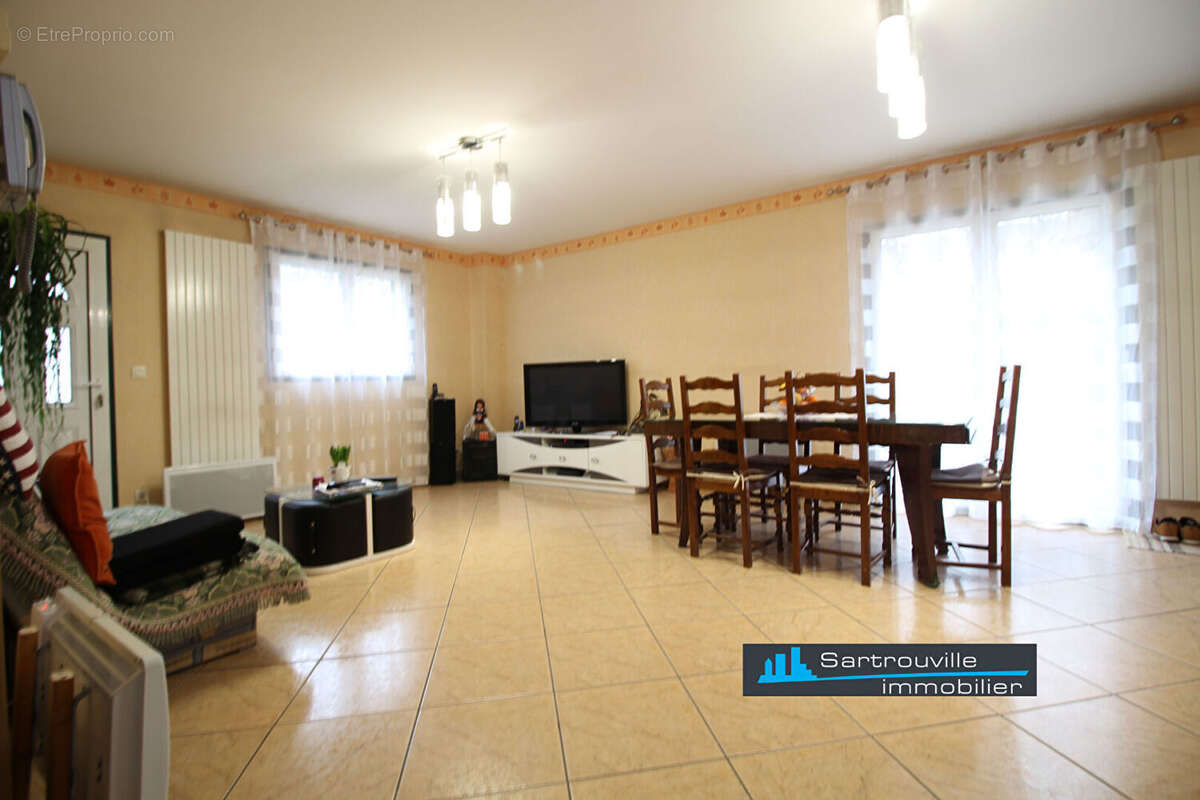 Maison à SARTROUVILLE