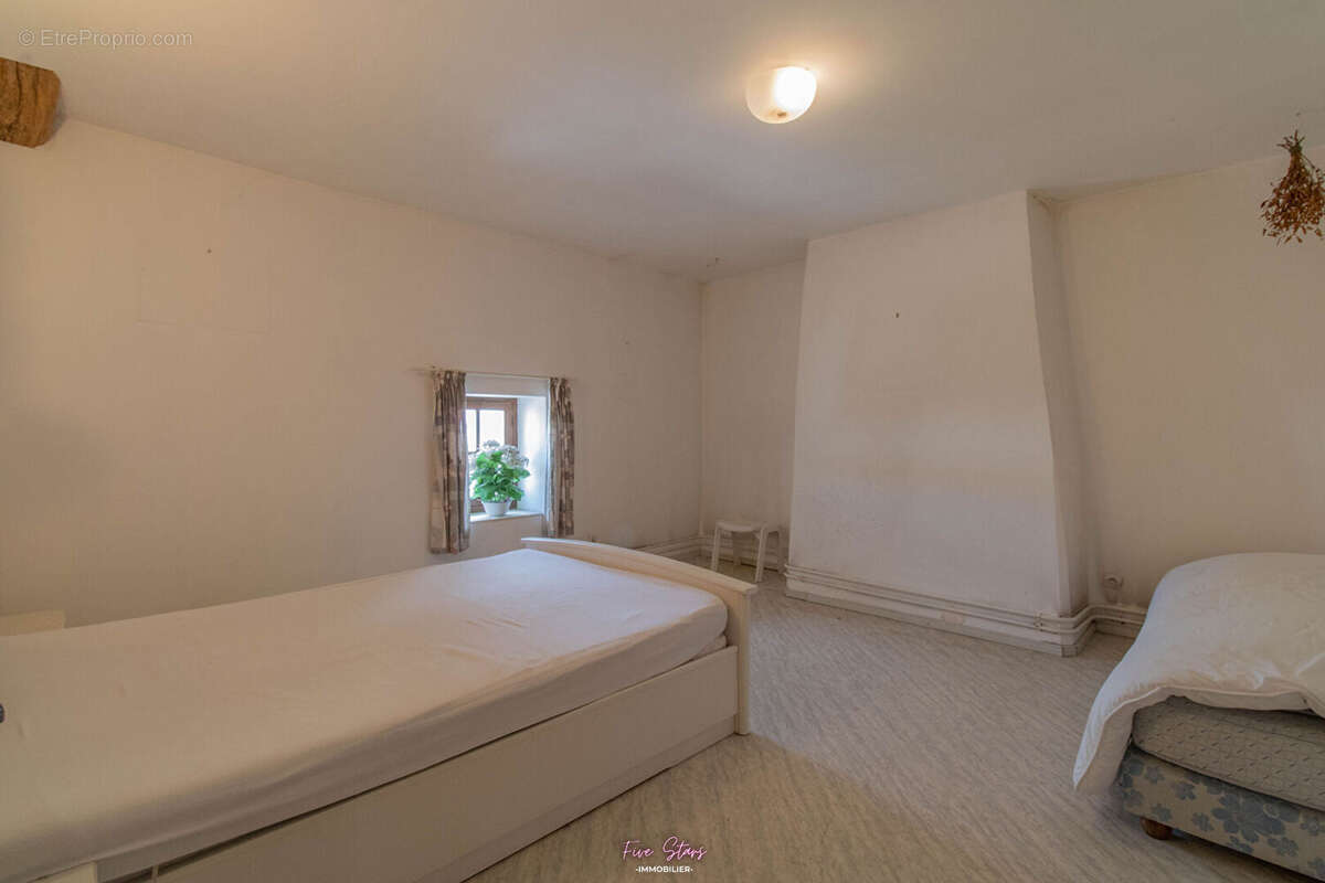 Maison à BUXIERES-SOUS-LES-COTES