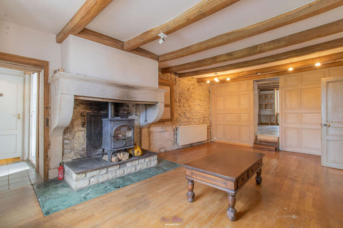 Maison à BUXIERES-SOUS-LES-COTES