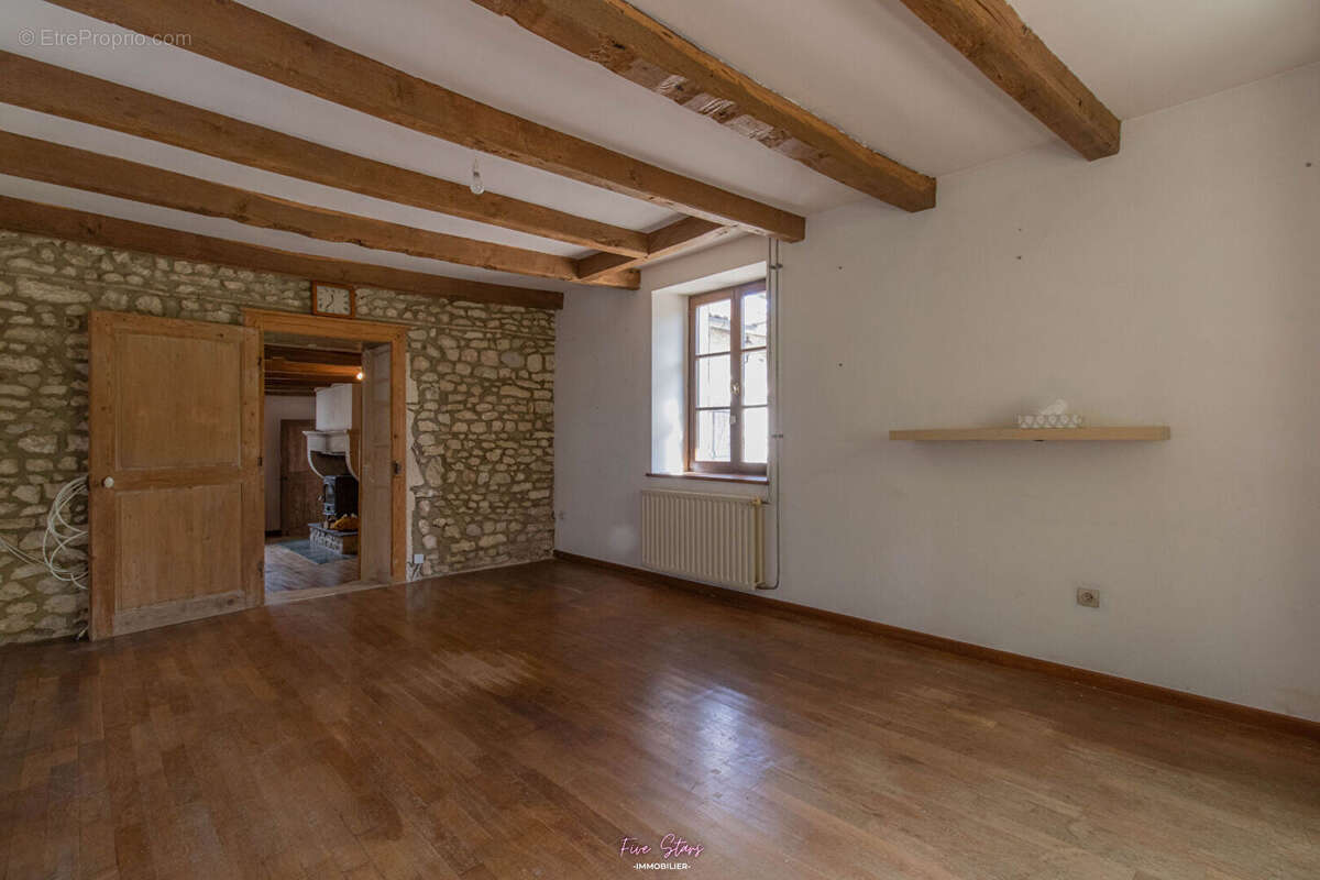 Maison à BUXIERES-SOUS-LES-COTES