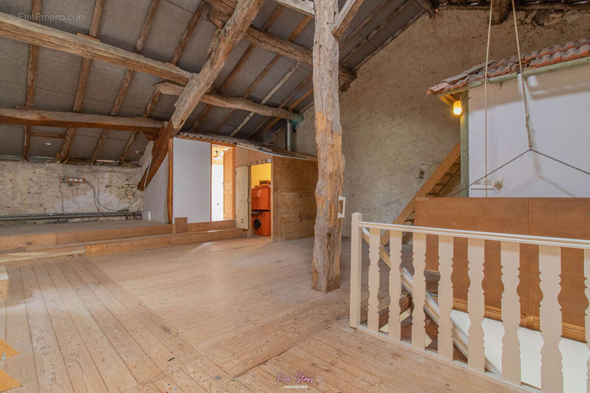 Maison à BUXIERES-SOUS-LES-COTES