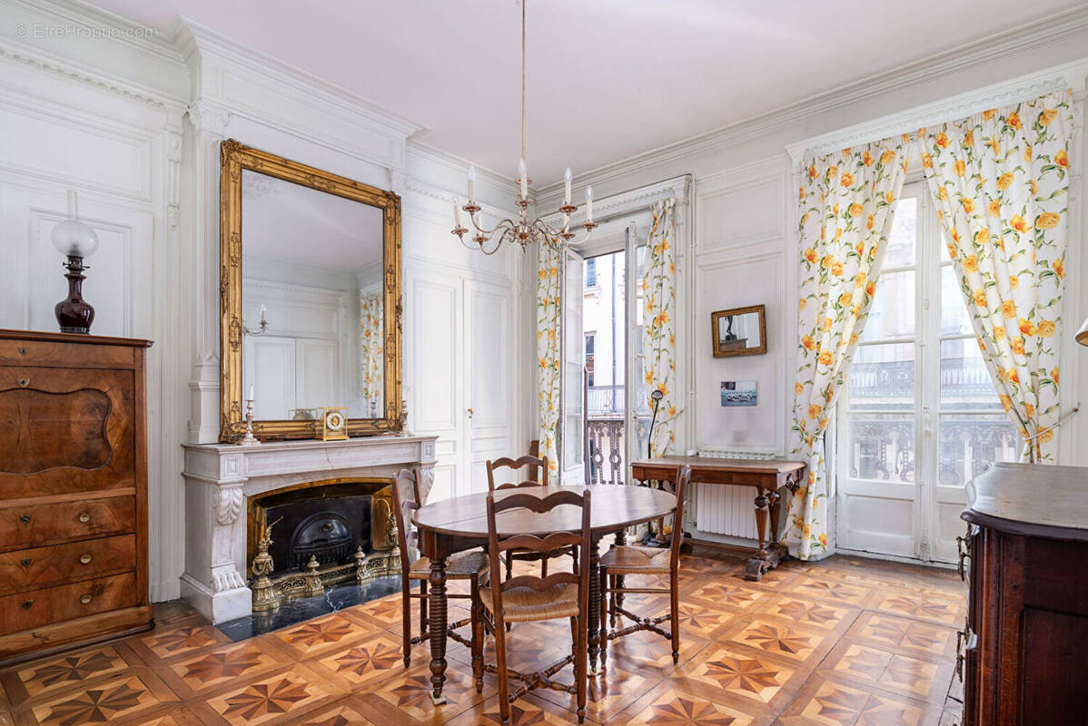 Appartement à LYON-1E