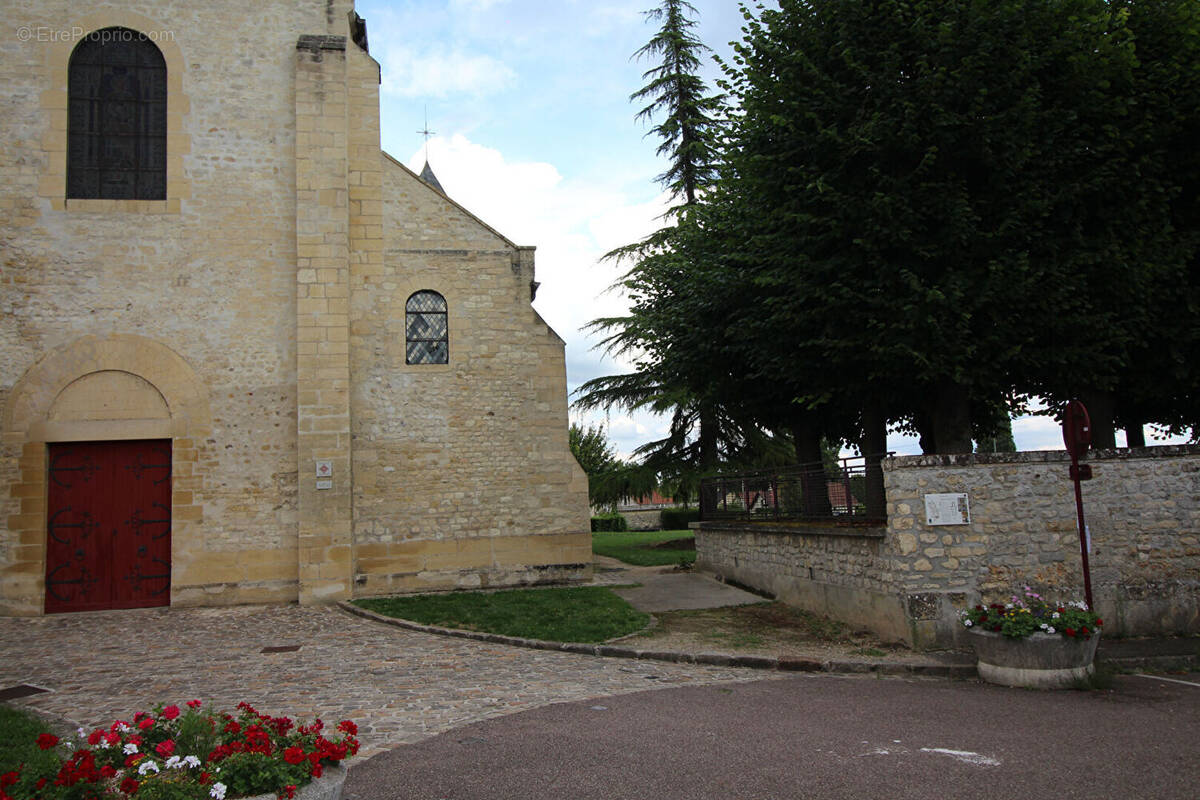 Appartement à JUZIERS