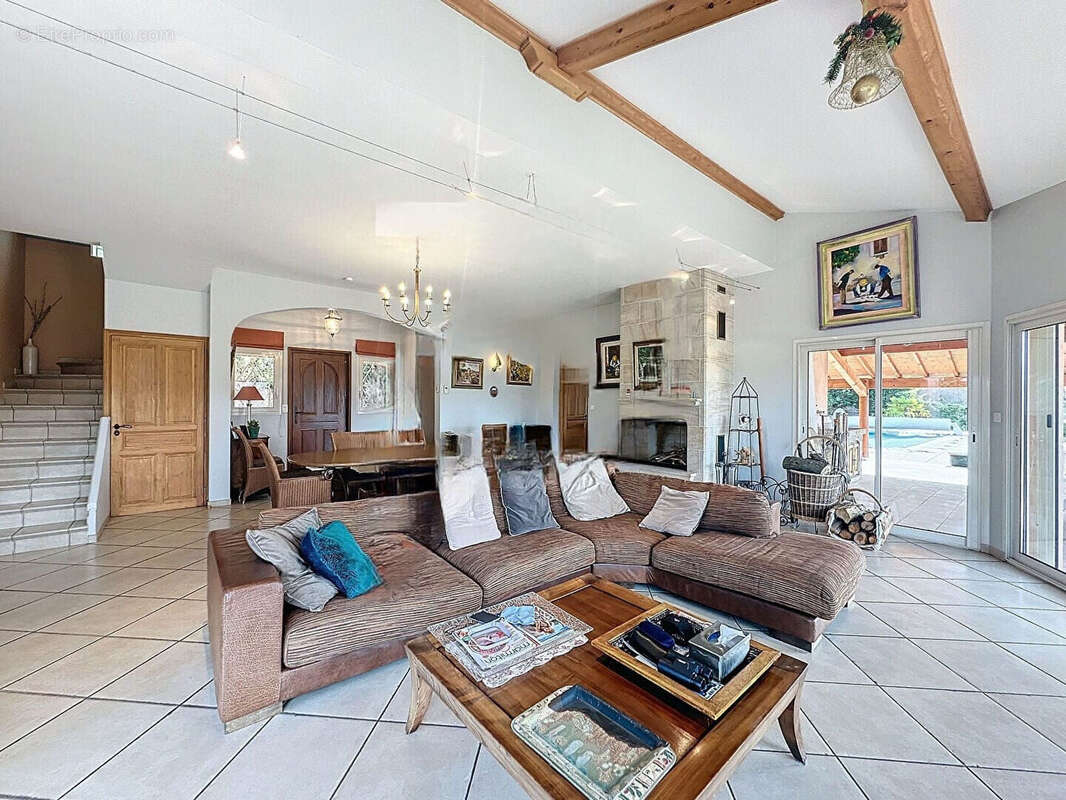 Maison à CHALAIN-D&#039;UZORE