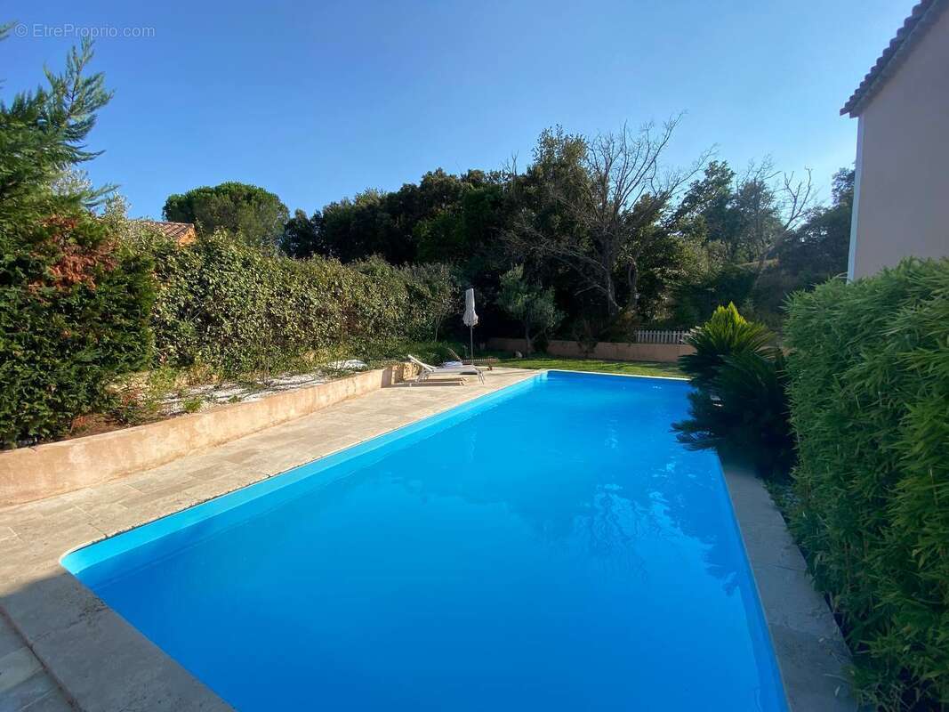 Maison à ROQUEBRUNE-SUR-ARGENS