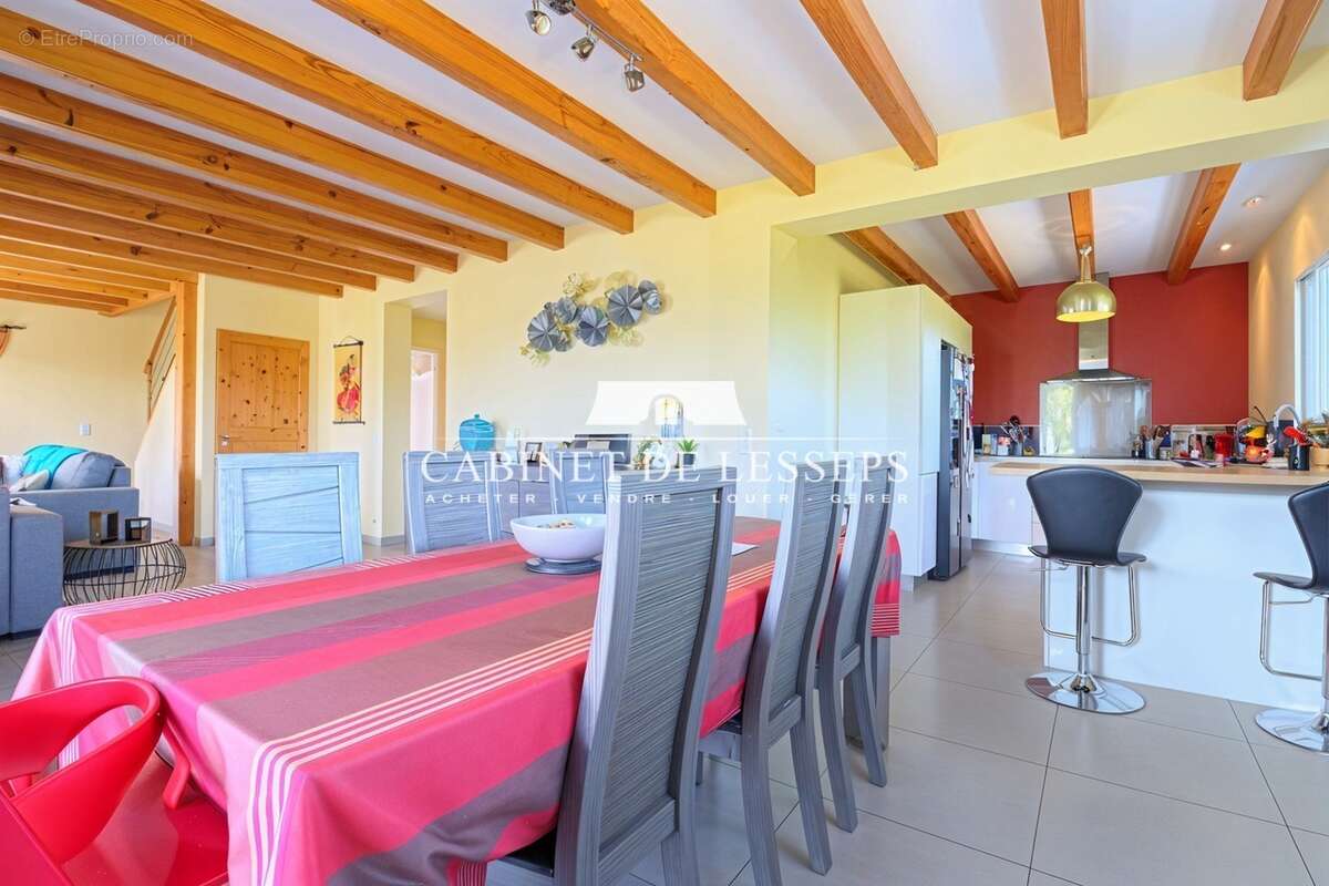 Maison à LARRESSORE