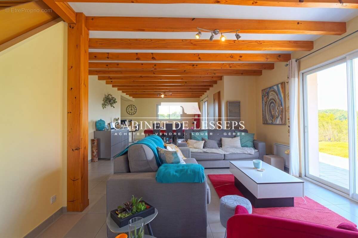 Maison à LARRESSORE