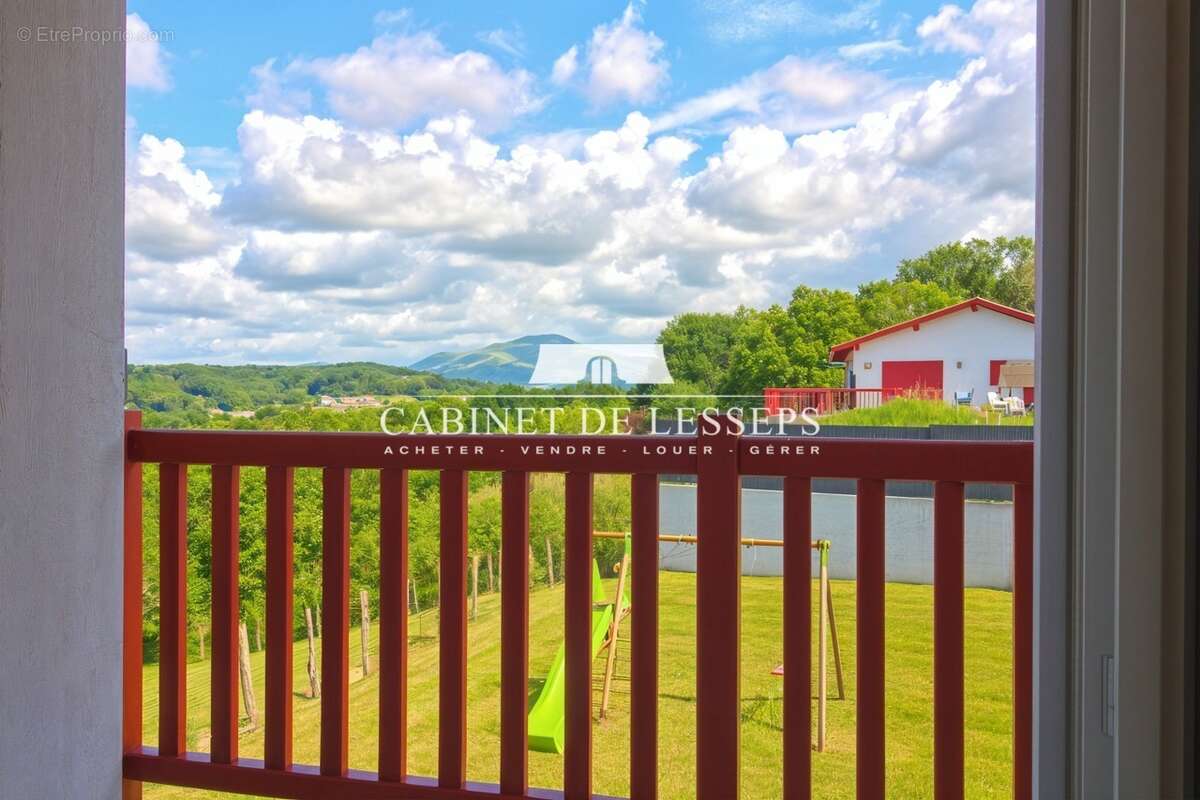 Maison à LARRESSORE