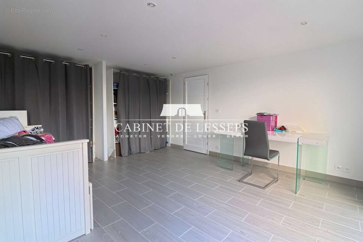 Maison à LARRESSORE