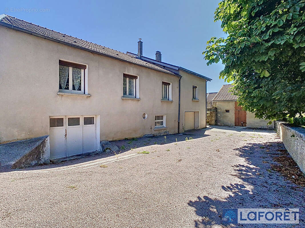 Maison à MANDRES-LA-COTE