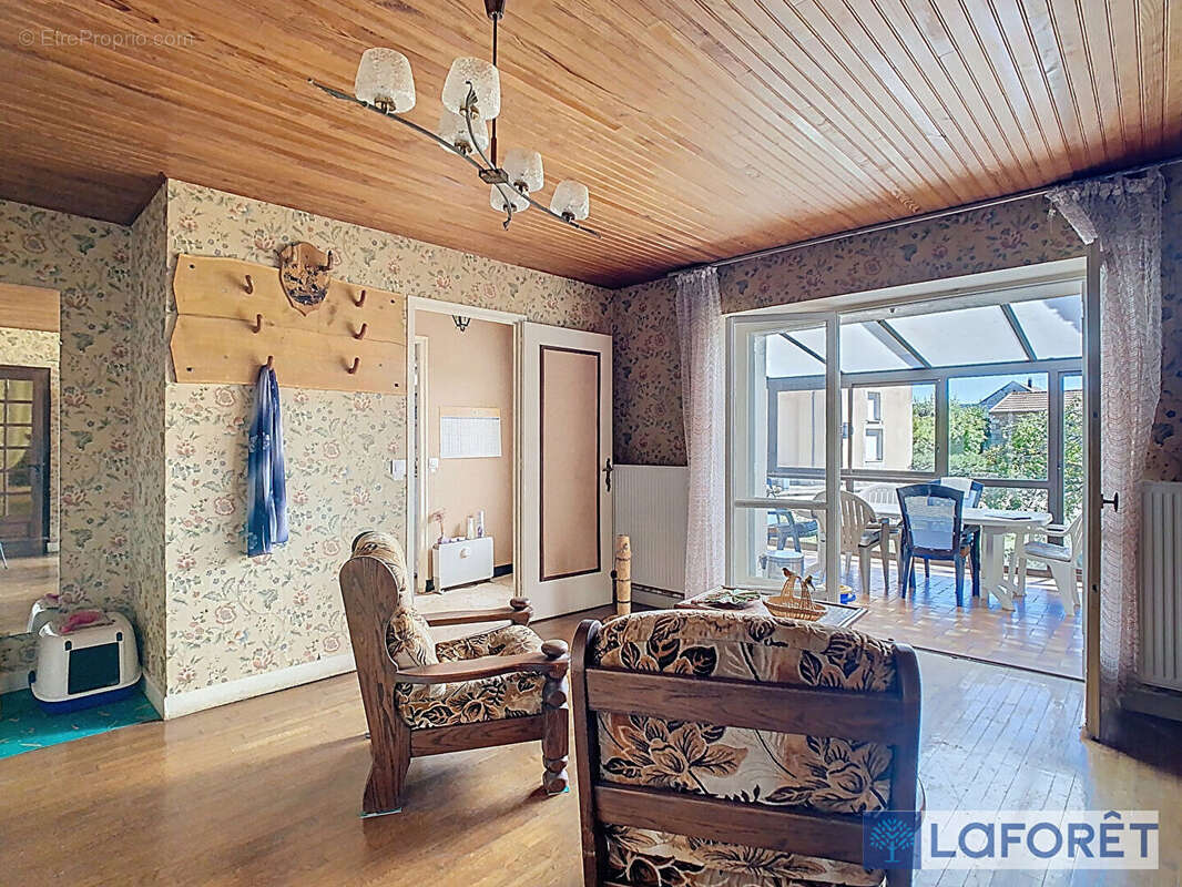 Maison à MANDRES-LA-COTE