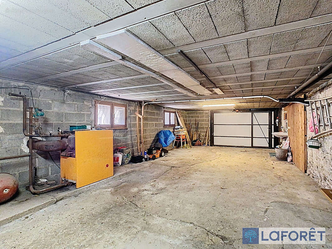 Maison à MANDRES-LA-COTE